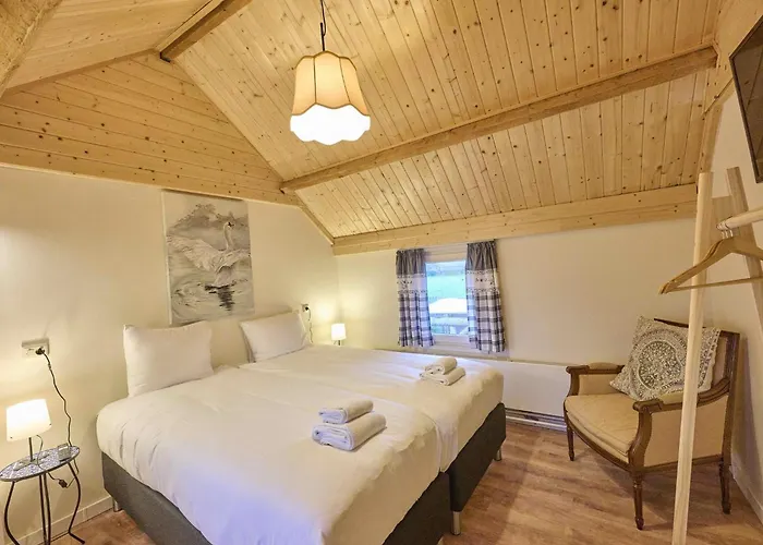 Landsraderhoefke - 1 *